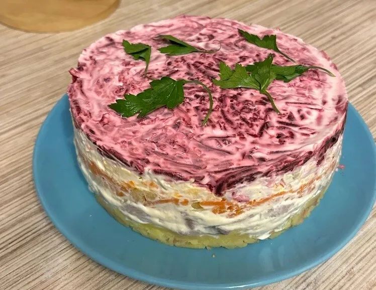 Как приготовить идеальную 'Сельдь под шубой': секреты от шефов