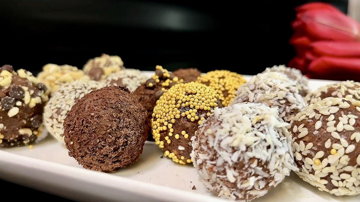 Нежные конфеты из фиников и бананов: порадуйте близких оригинальным десертом