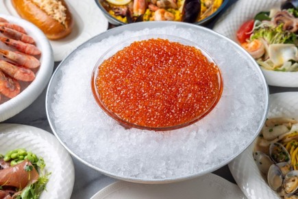 Икряный праздник: где получить красную и черную икру в подарок