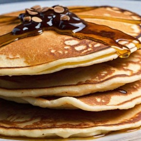 Ароматные блины для Масленицы: вкусные идеи для праздничного стола