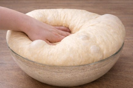 Как приготовить идеальное дрожжевое тесто: рецепт на каждый день