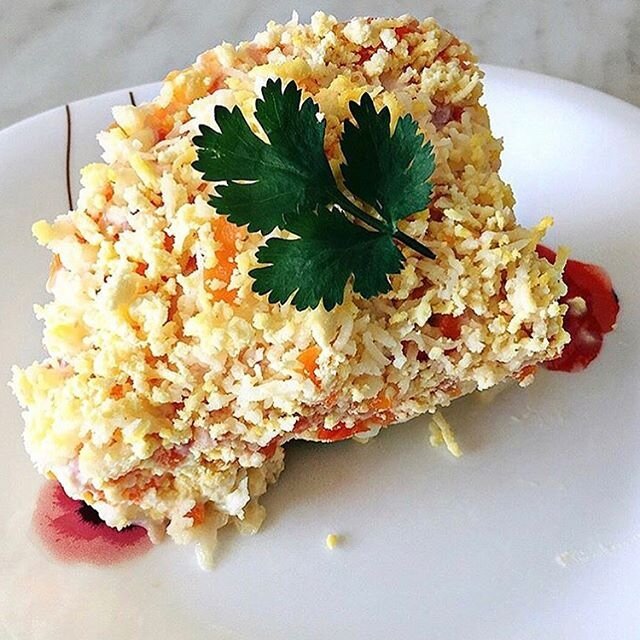 Вкусный салат с яблоком и морковью для легкого перекуса