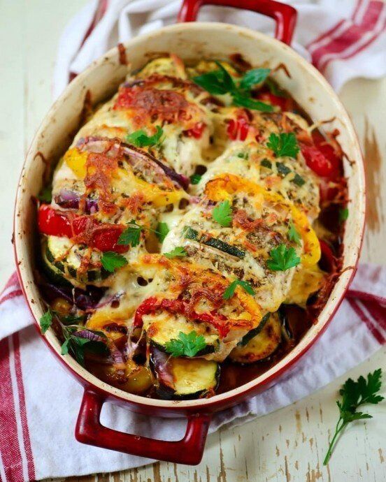 Завораживающий ужин: куриная грудка с овощами и сыром