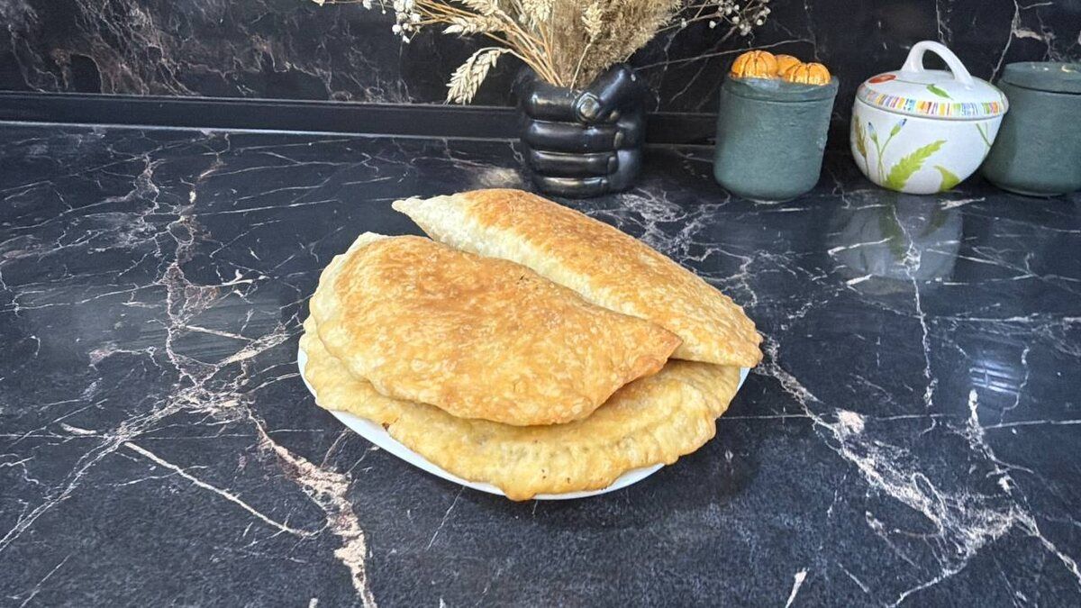 Как приготовить восхитительные чебуреки