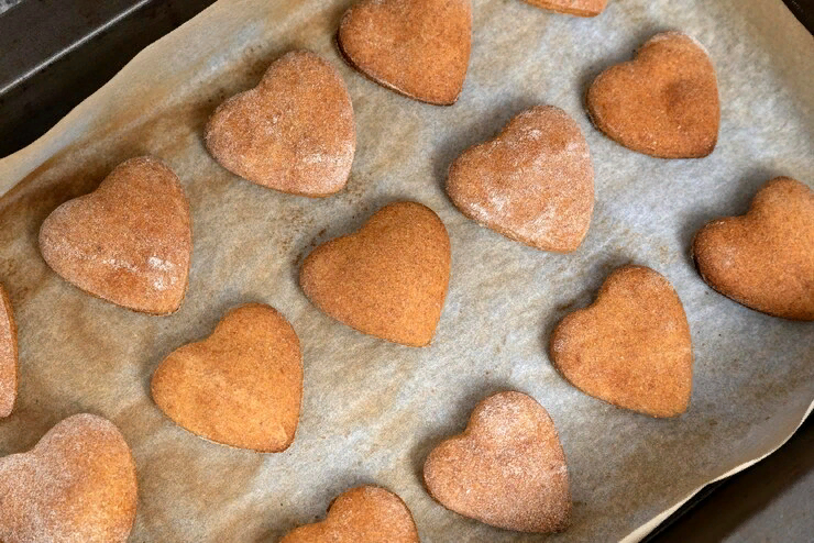 Успешное отделение пергамента от выпечки: простой трюк на заметку