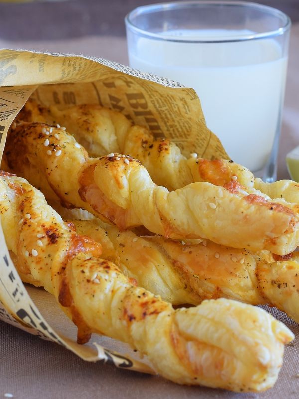 Невероятные сырные палочки: быстро и вкусно для дружеских встреч