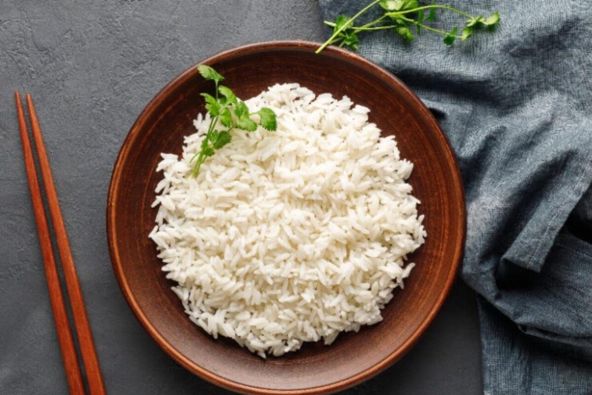 Секрет рассыпчатого риса: когда и как добавлять соль