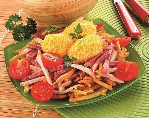 Салат 'Гнездо хищной птицы': яркая закуска для истинных гурманов