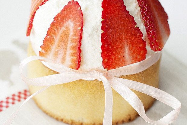 Как испечь идеальный ванильный кулич с ягодами на Пасху