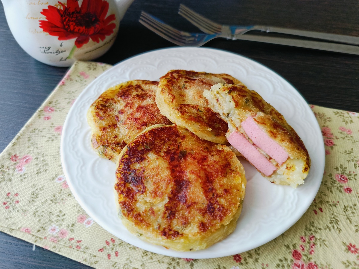 Картофельные зразы с сардельками: идеальный завтрак за полчаса