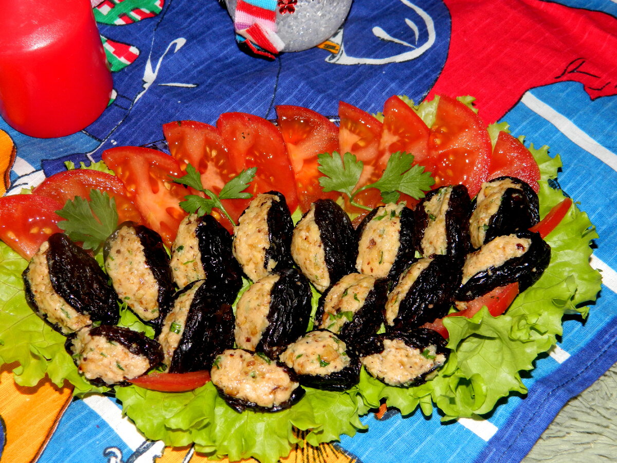 Восторг на праздничном столе: закуска с сыром и черносливом, которую стоит попробовать