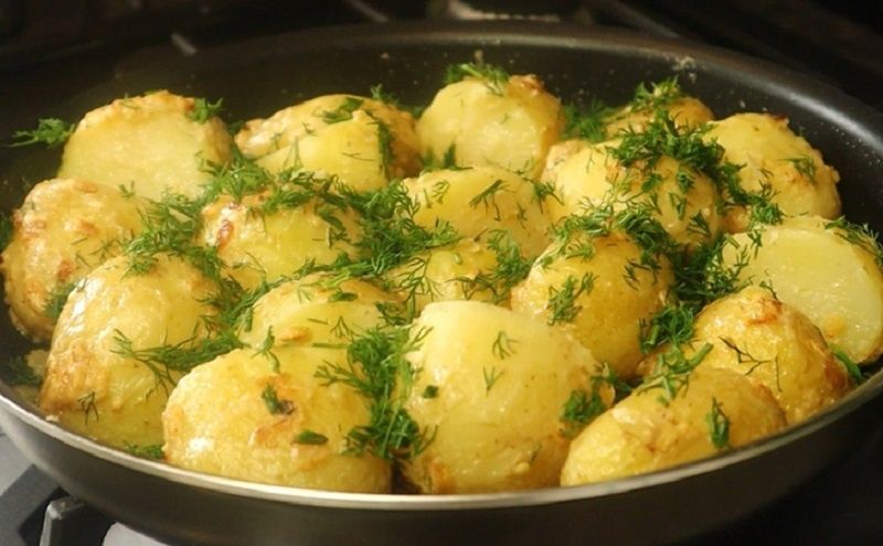 Молодая картошка в сливочном соусе: удивительное сочетание нежности и хруста