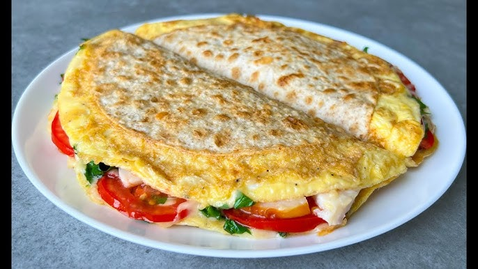 Популярный тост с яйцом и сыром в лаваше: быстрый завтрак на любой вкус