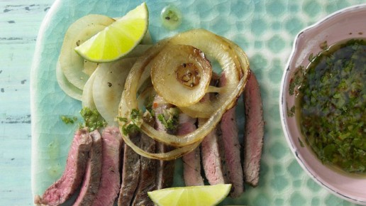 Сочный ромштекс в остром соусе с кориандром и чили