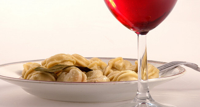 Вино к пельменям: Необычные сочетания, которые стоит попробовать