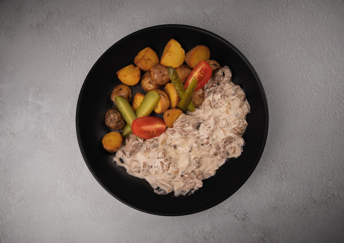 Бефстроганов: от имперской кухни до глобального кулинарного феномена