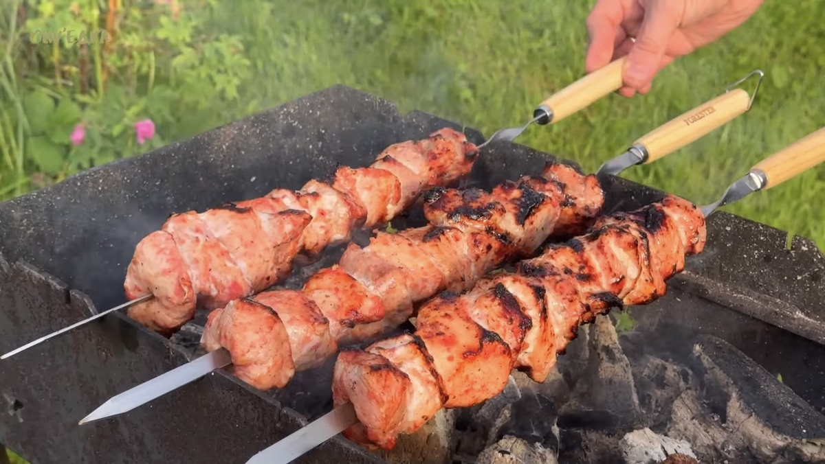 Необычные рецепты для мангала: шашлык и пицца на гриле