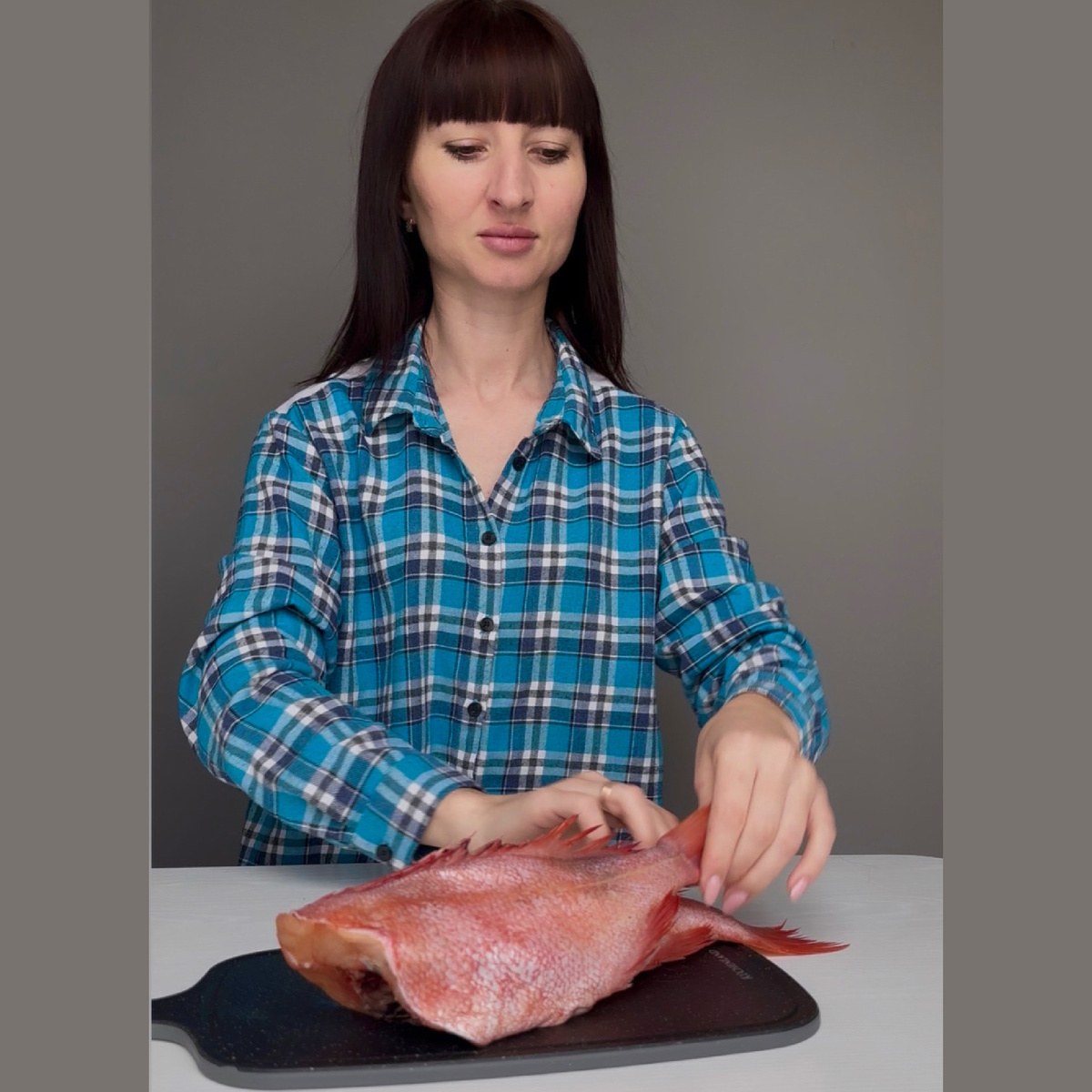 Как быстро и вкусно запечь морского окуня в духовке