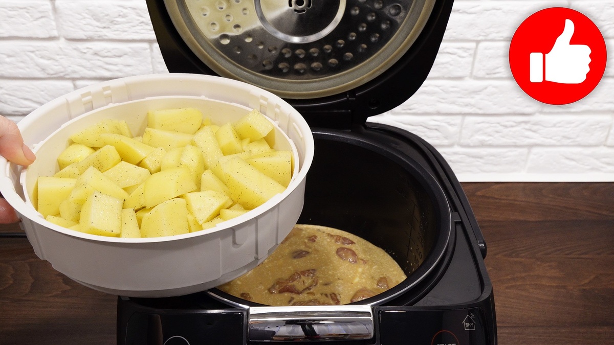 Курица в соусе и картошка в мультиварке