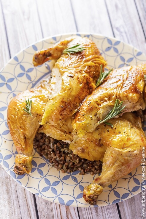 Курица, фаршированная гречкой: суть и секреты приготовления