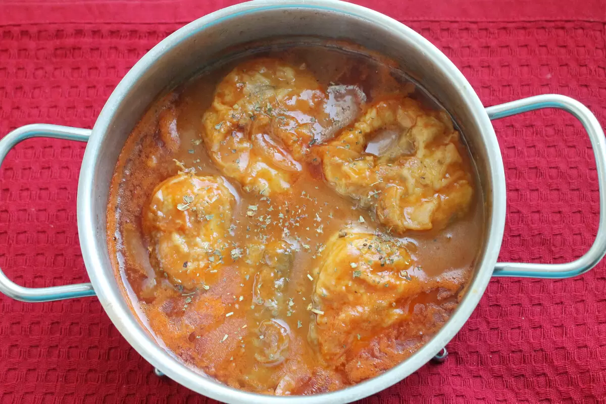 Сочность минтая в томатной подливке: как сделать рыбное блюдо на высшем уровне