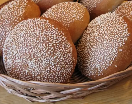 Нежные булочки для гамбургеров: идеальное дополнение к вашему столу