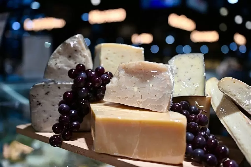 Сырные деликатесы Москвы: что попробовать на ярмарке в этом году