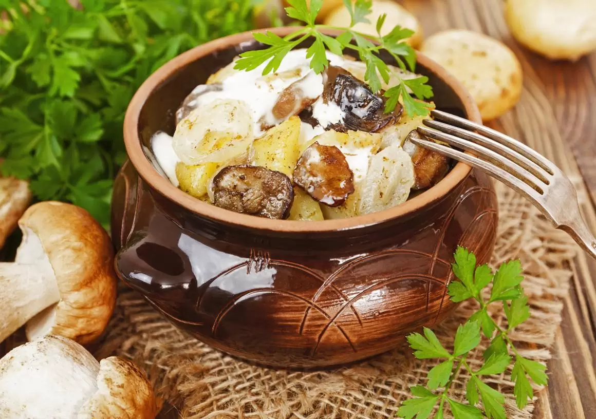 Жаркое с грибами в горшочках: тепло домашнего уюта на вашей кухне