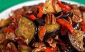 Летний салат с баклажанами: минимум масла и максимум свежести
